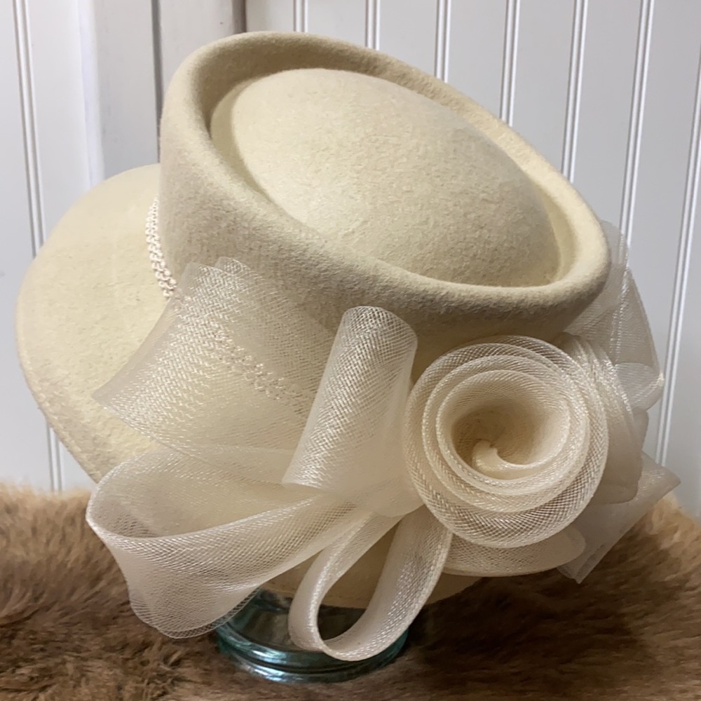 Art Deco Wool Hat - Picture 4 of 12